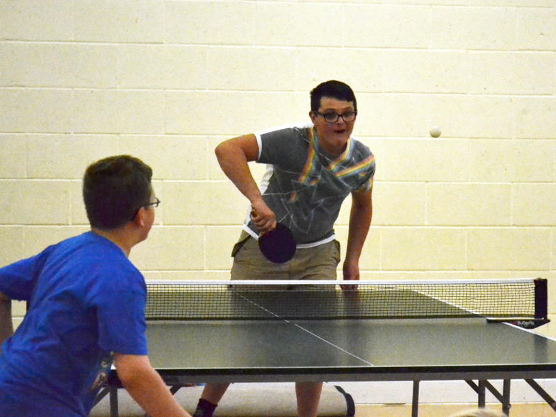 Fast-moving table tennis